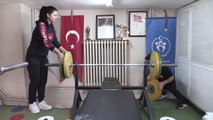 KIRIKKALE - Avrupa rekortmeni bedensel engelli milli haltercinin hedefi dünya şampiyonluğu