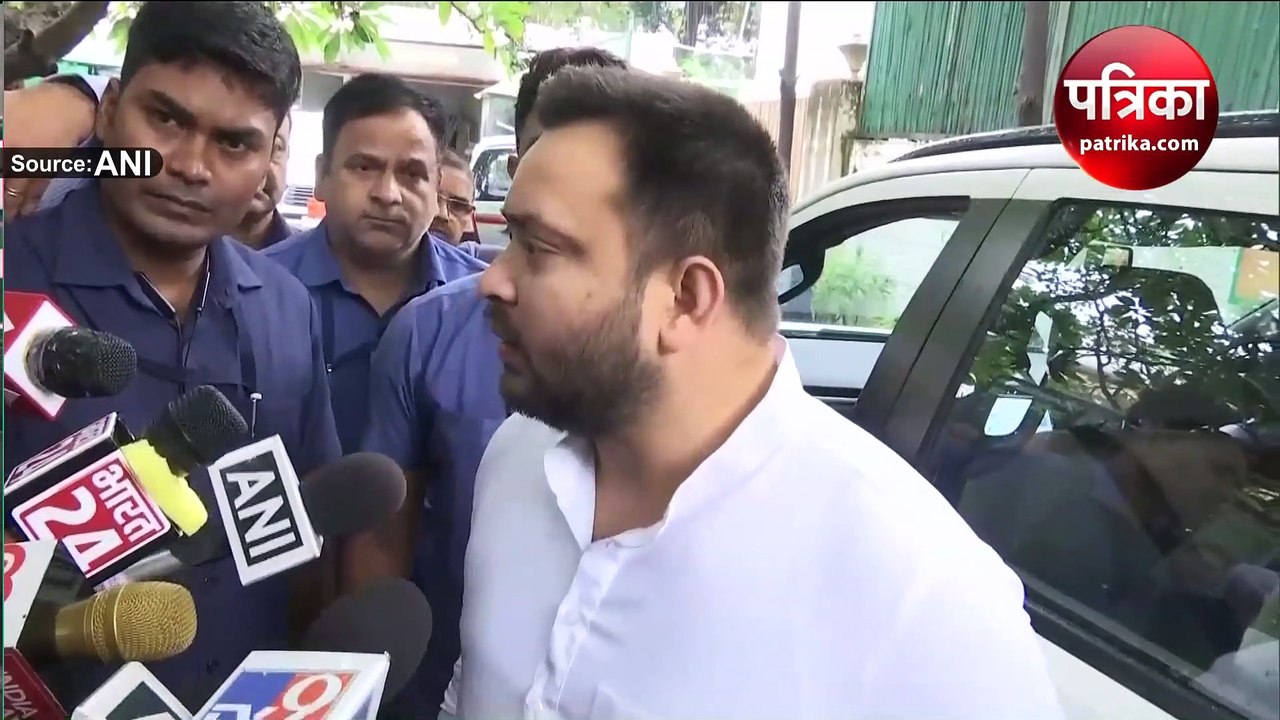 मुलायम सिंह यादव के निधन पर तेजस्वी यादव जताया...