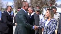 Bakan Çavuşoğlu TOKİ tarafından teslim edilen evleri gezdi