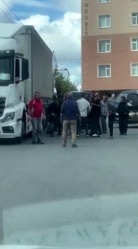 Ümraniye'de yol verme kavgasında tekmeler ve yumruklar havada uçuştu