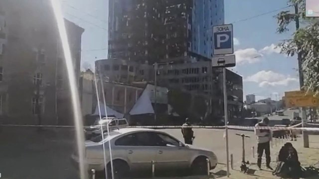 كاميرا العربية ترصد حركة الناس وسط كييف بعد القصف الروسي