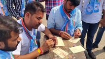 एनएसयूआई कार्यकर्ताओं ने खून से लिखा पीए मोदी को पत्र