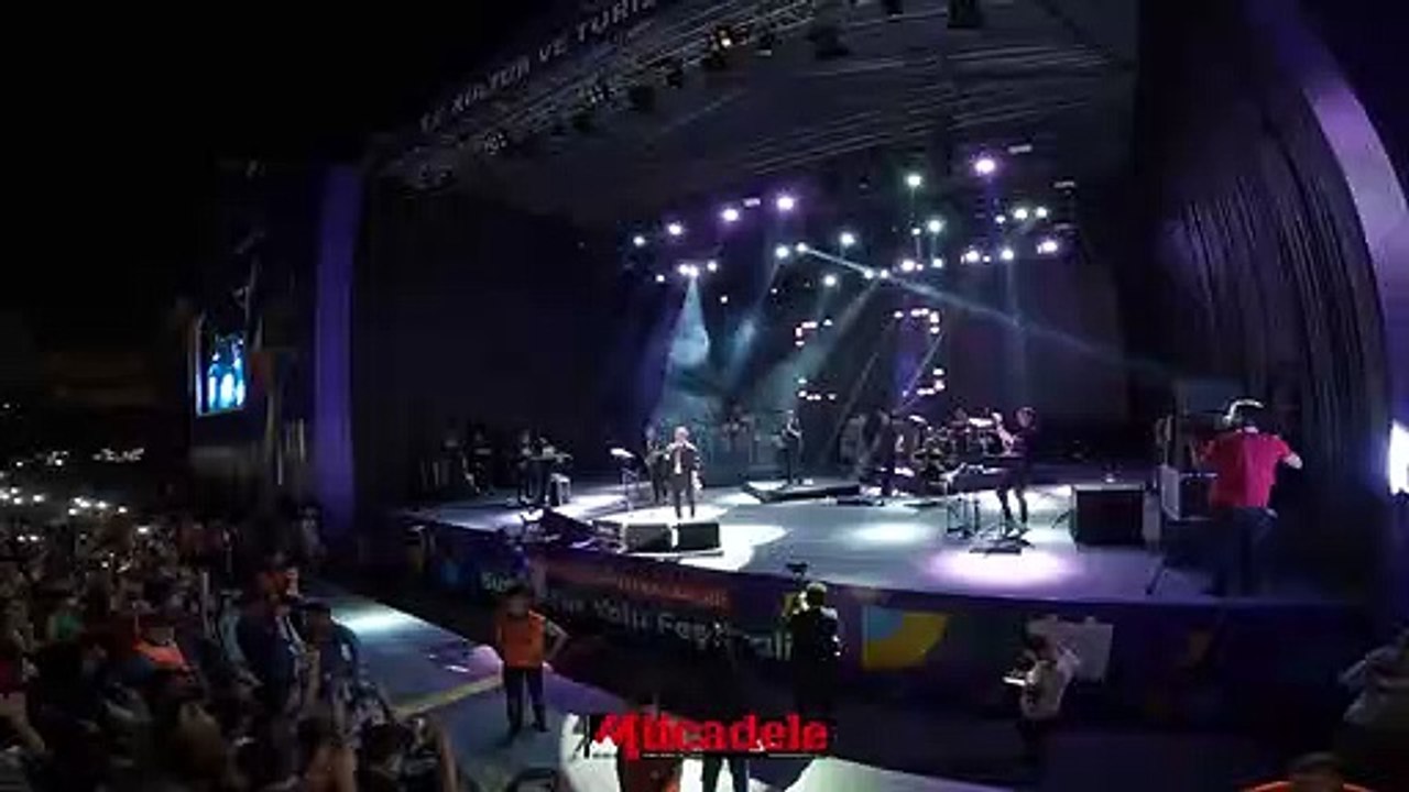 Diyarbakır’da Oğuzhan Koç konserini 50 bin kişi izledi