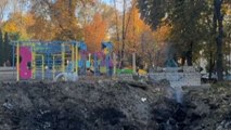 A Kiev colpito parcogiochi, cratere vicino a scivoli e altalene