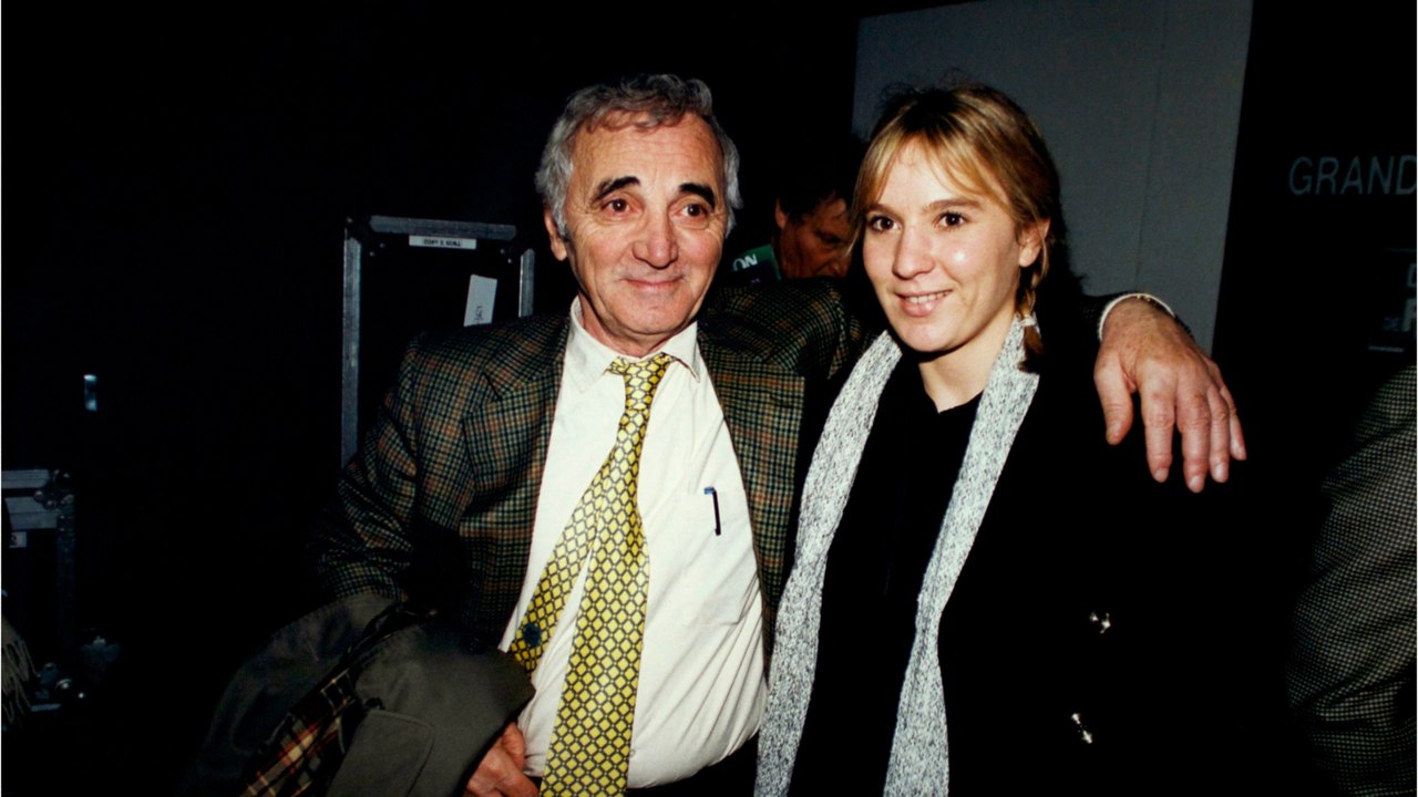 GALA VIDEO - Charles Aznavour : pourquoi le chanteur n’était pas présent à la naissance de sa fille Katia
