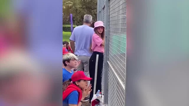 Saltos y muchos gritos: Shakira dándolo todo animando a su hijo Milan