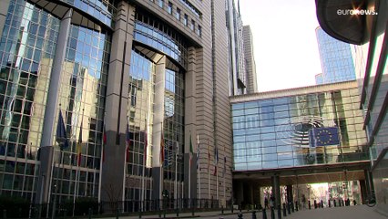 "Crimes de guerre" : l'UE condamne les bombardements russes contre l'Ukraine