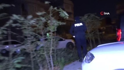 Polislerin "hırsız var" diye tırmandıkları evden yavru kedi çıktı