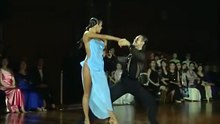NEM OS JURADOS CONSEGUIAM DESVIAR OS OLHOS DO VESTIDO DELA!