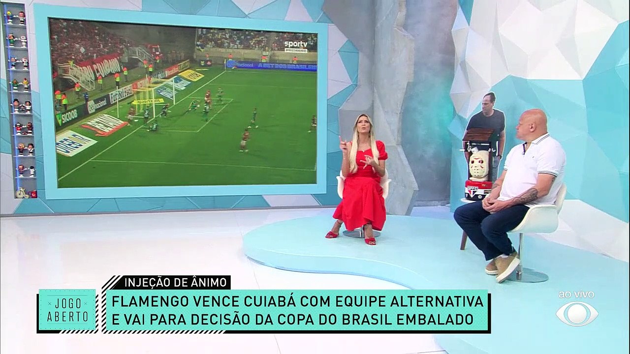 Ronaldo elogia rodízio de Dorival Júnior no Flamengo 10/10/2022 14:12:42