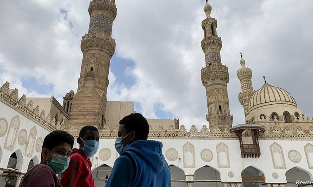 مصر تعلن إعادة نظام فتح المساجد إلى "حالتها الطبيعية"