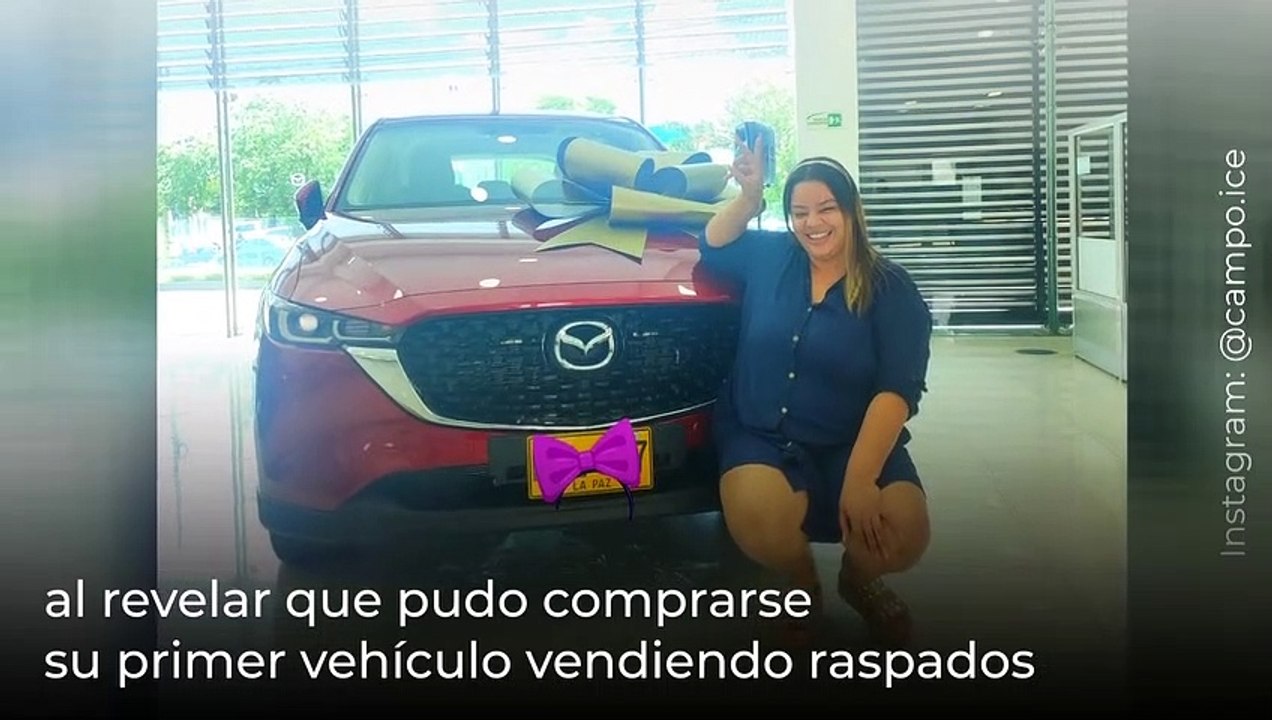 Gran esfuerzo: mujer compra el carro de sus sueños vendiendo raspados en la calle y comparte su logro