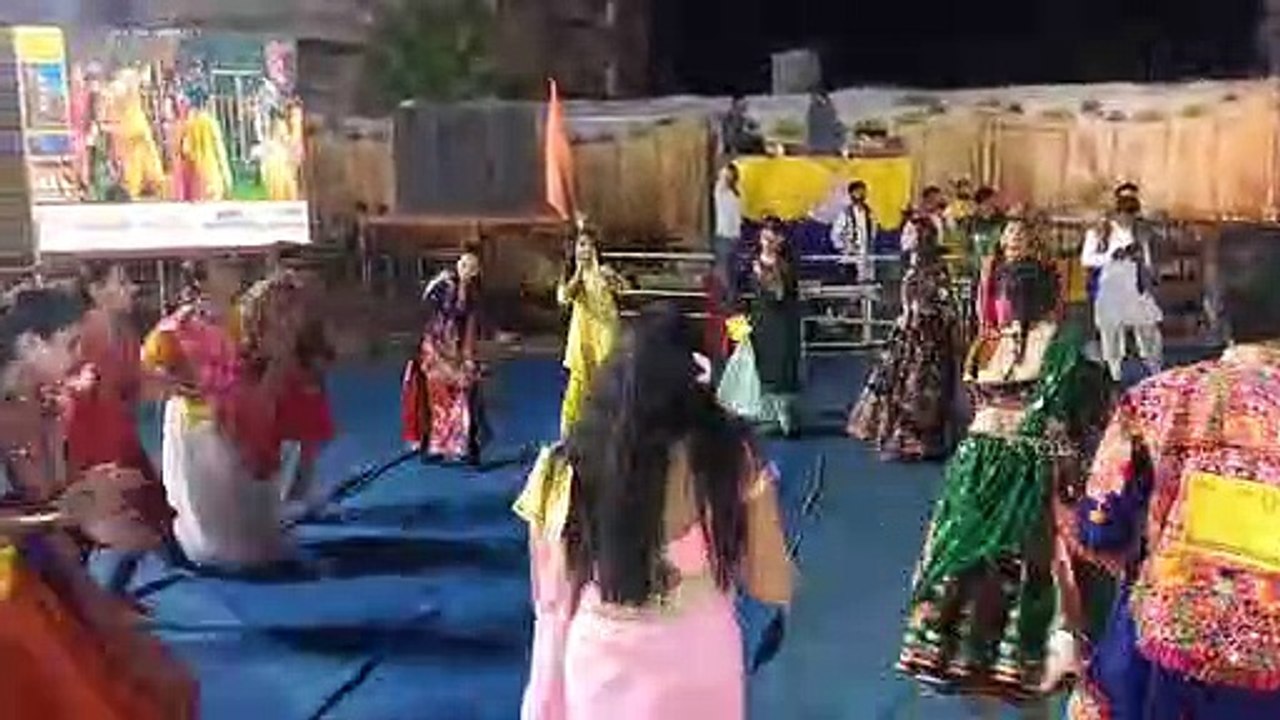 video - शरद पूर्णिमा की चांदनी में गरबों पर झूमते युवा शरद पूर्णिमा पर्व