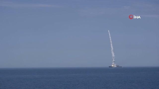 Rusya Savunma Bakanlığı: Ukrayna'nın askeri yönetim, haberleşme ve enerji sistemlerinin bulunduğu tesislere yoğun atışlar yapıldı