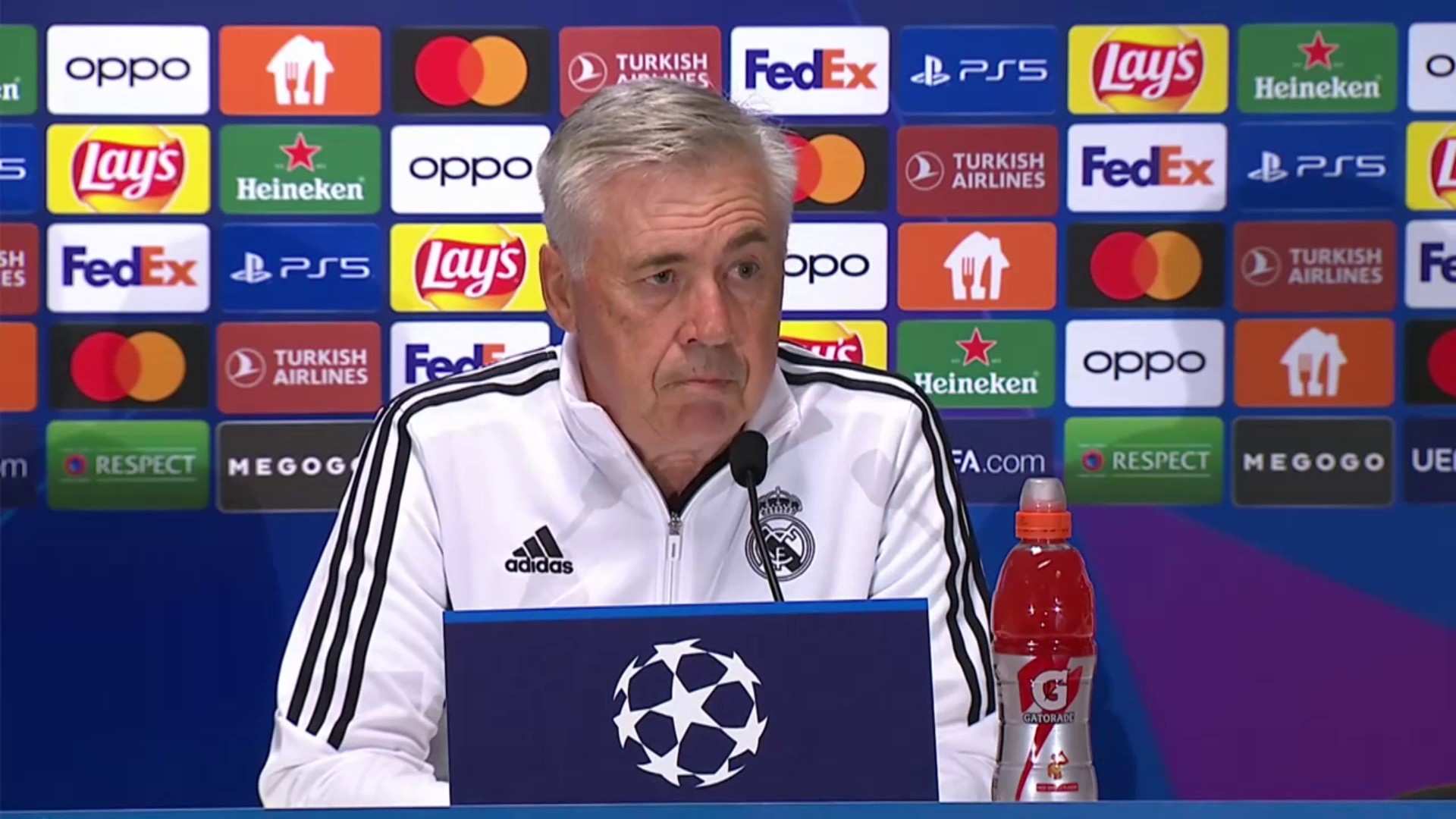 Ancelotti anuncia que Benzema será titular