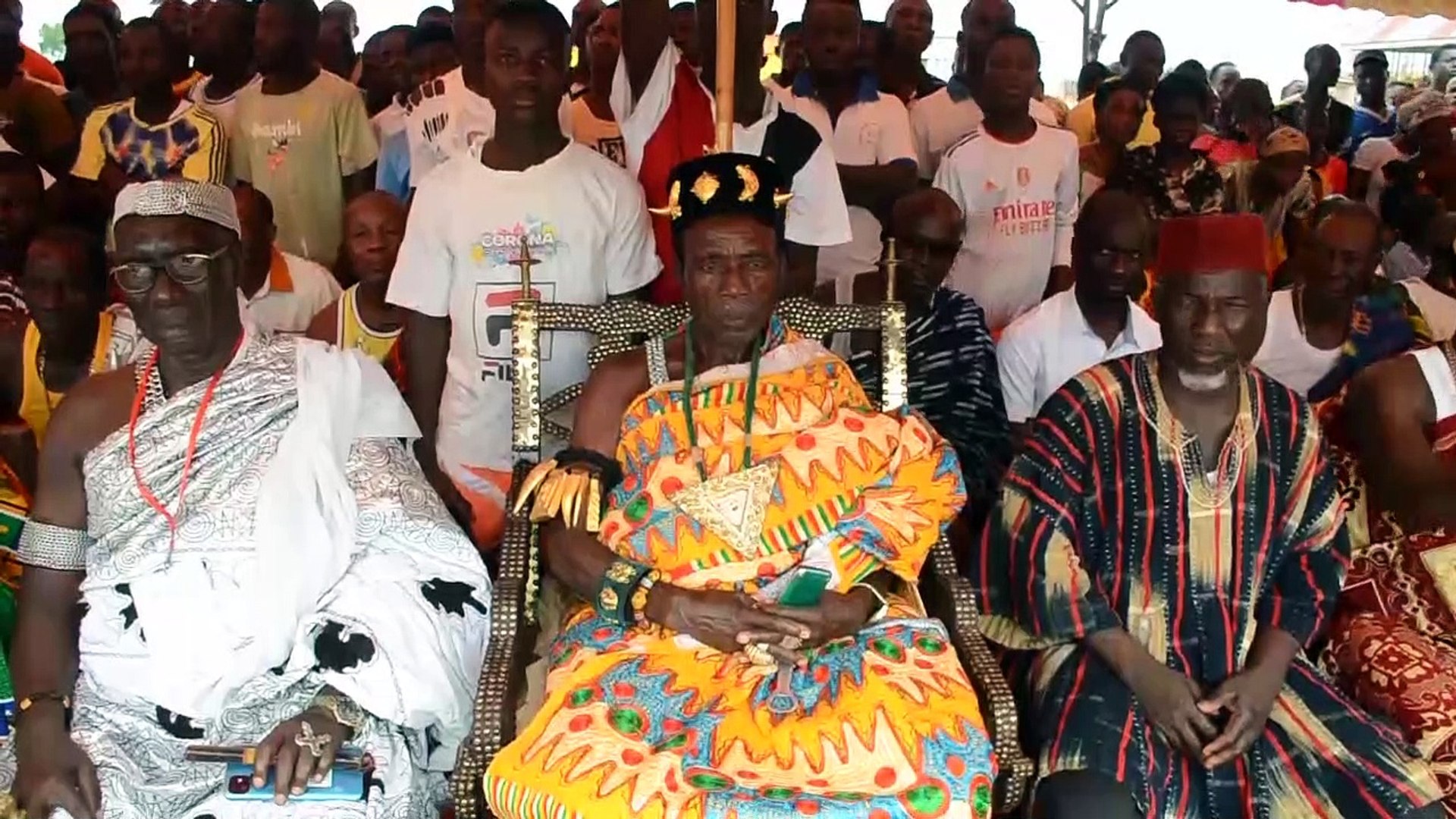 Les ministres Kobenan Adjoumani et Belmonde Dogo aux cotés des populations  de Tambi - Vidéo Dailymotion