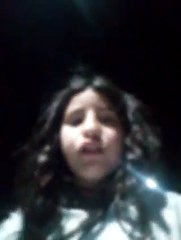 Niña decide vender sus peluches para ayudarle a su hermano a arreglar su moto