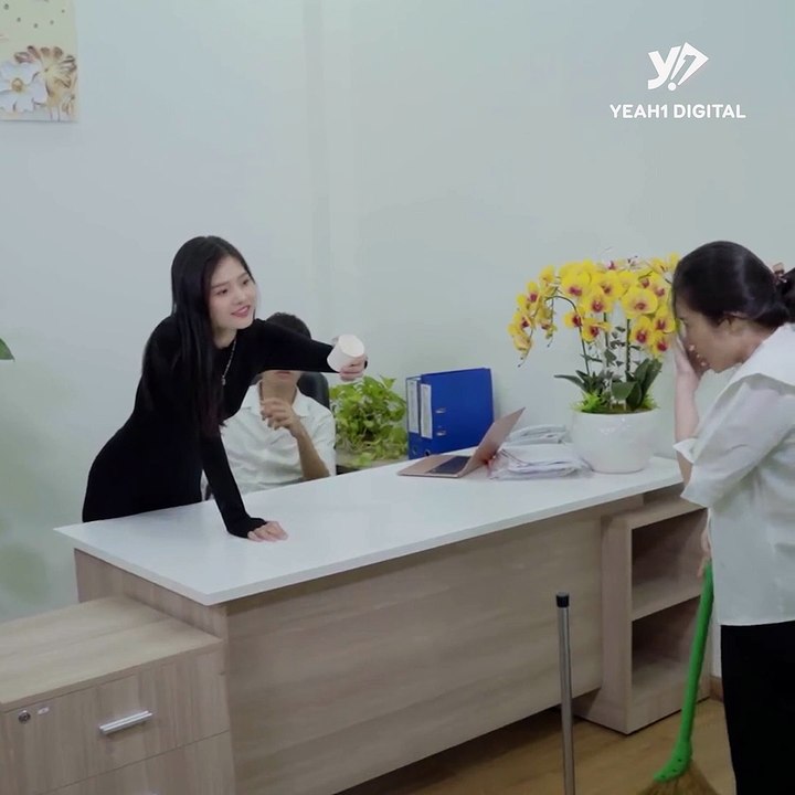 Con gái chủ tịch giả vờ làm lao công và cái kết