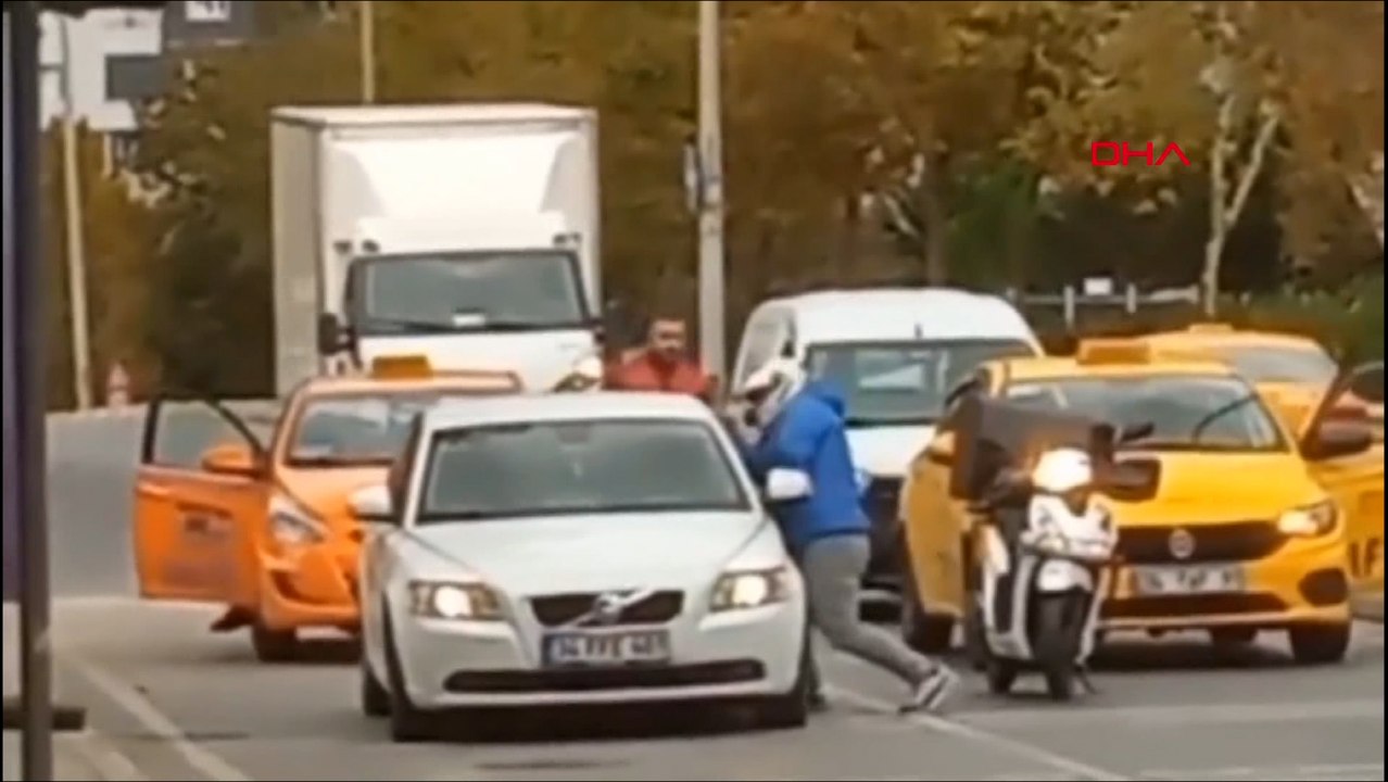 Sultanbeyli'de yol verme kavgası