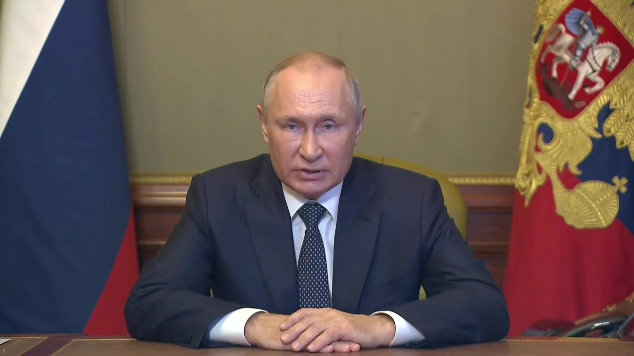Poutine annonce que la Russie a exécuté des "frappes massives" contre l'Ukraine