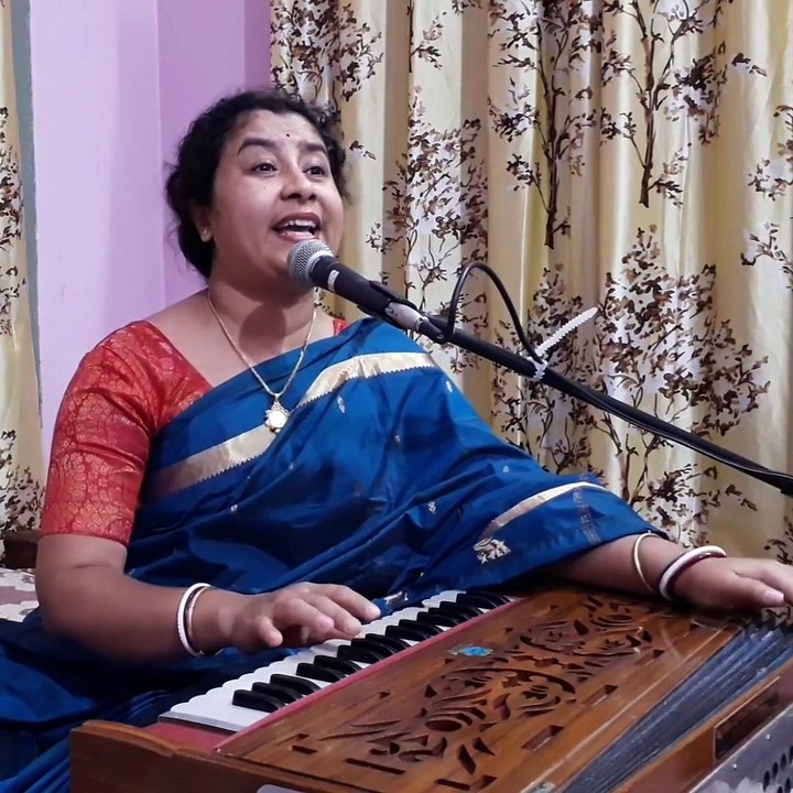 আহা ছল করে জল আনতে আমি যমুনাতে যাই