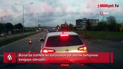 Yol tartışması anayolu ringe çevirdi! Yumruklar havada uçuştu