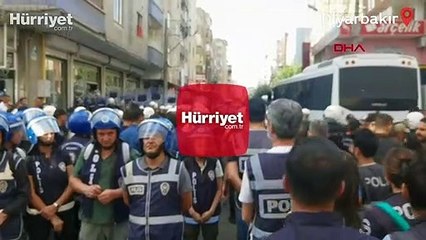 Diyarbakır'da izinsiz yürüyüşte gözaltına alınan 35 kişi serbest