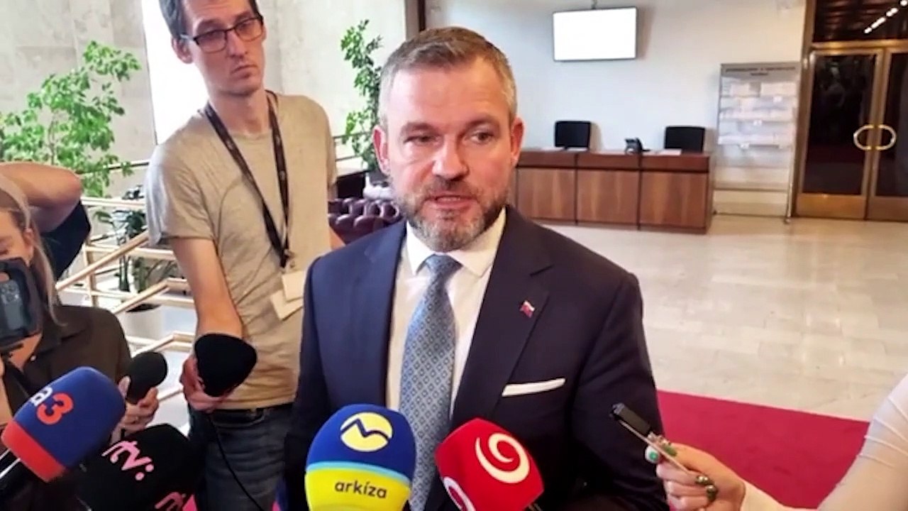 ZÁZNAM: Brífing predsedu strany HLAS-SD P. Pellegriniho