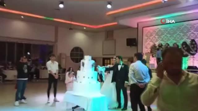 Trabzon gündem haberi: Sakarya'dan Trabzon'a kuzeninin düğününe gitti, maket pastanın içinden çıktı