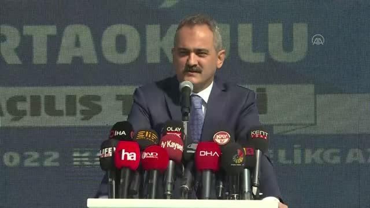 Bakan Özer: "19.1 milyon öğrencinin 1.2 milyon öğretmenin olduğu devasa bir eğitim sistemine sahip olduk"