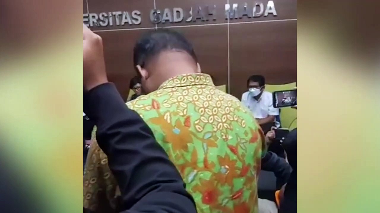 Rektor UGM Tanggapi Narasi Ijazah Palsu Jokowi