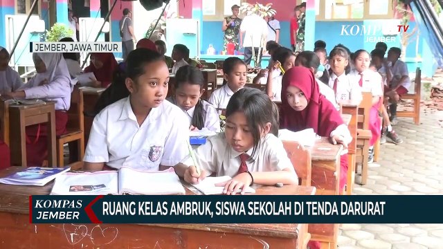 Atap Kelas Ambruk, Siswa SD Belajar Di Tenda Darurat