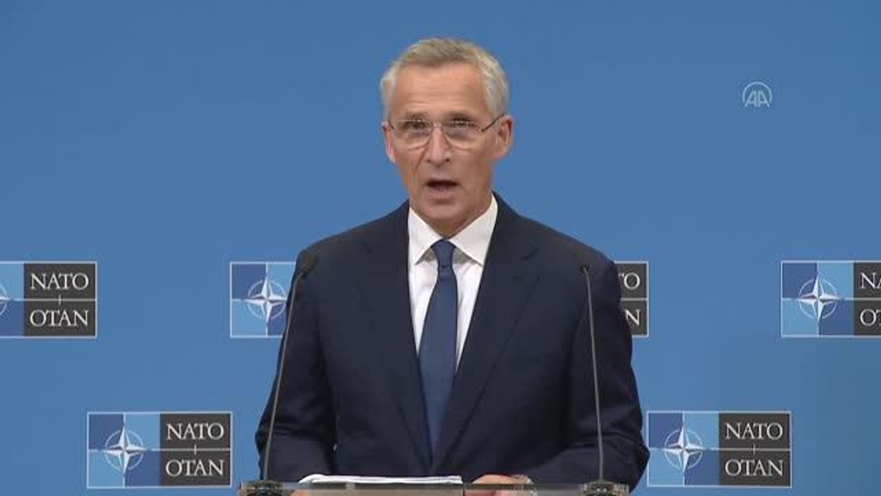 NATO Genel Sekreteri Stoltenberg, Savunma Bakanları Toplantısı öncesinde basın toplantısı düzenledi (2)