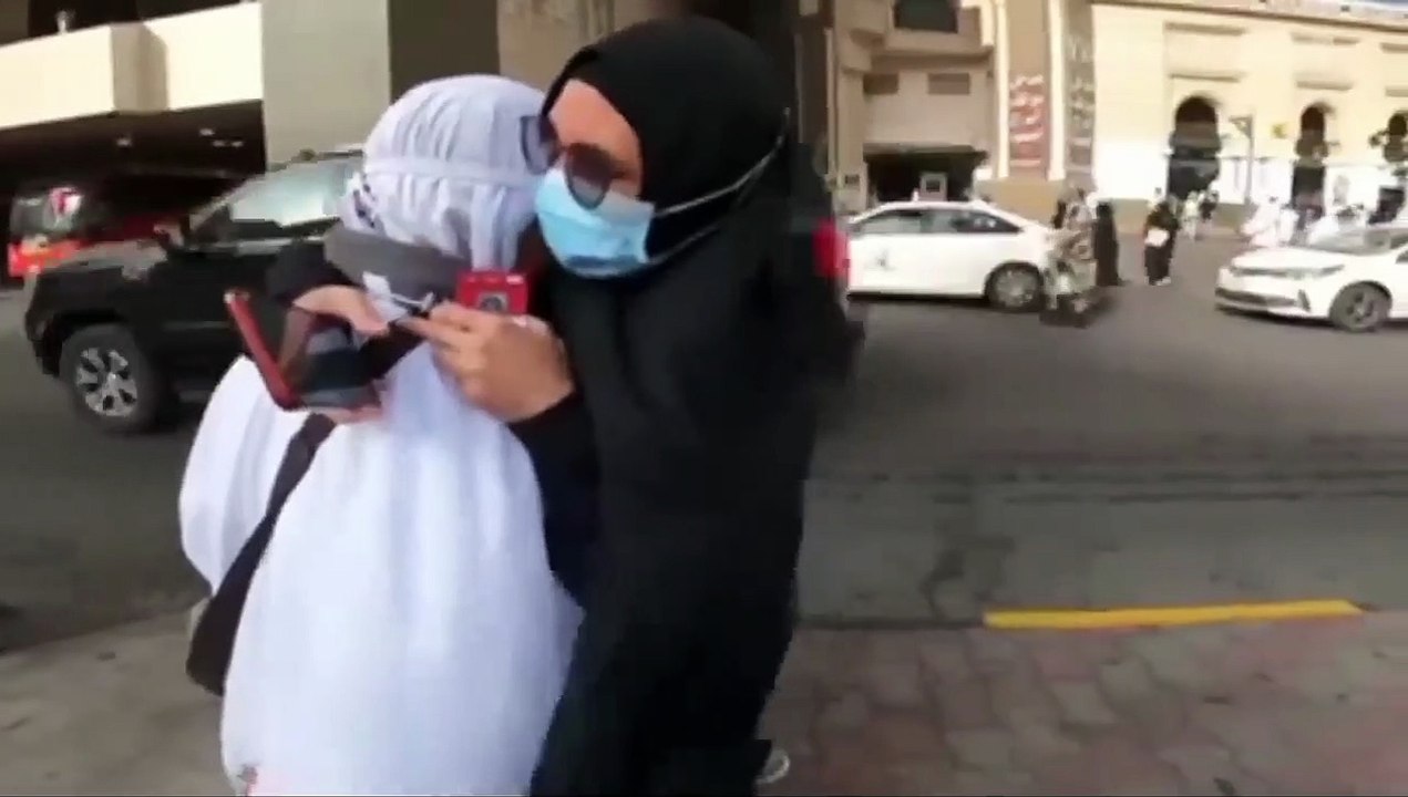 Viral!!! Video Detik-Detik Lesti menangis di tanah suci