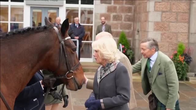 El rey Carlos visita Escocia mientras el caso de su independencia llega a la Corte Suprema