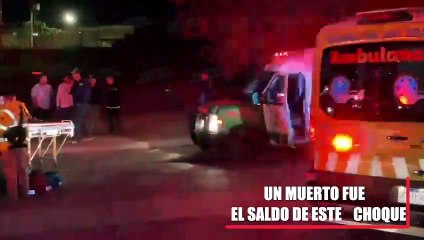 Video herunterladen: Un hombre murió y otro resultó lesionado tras chocar su Tsuru contra el muro de Periférico Nuevo