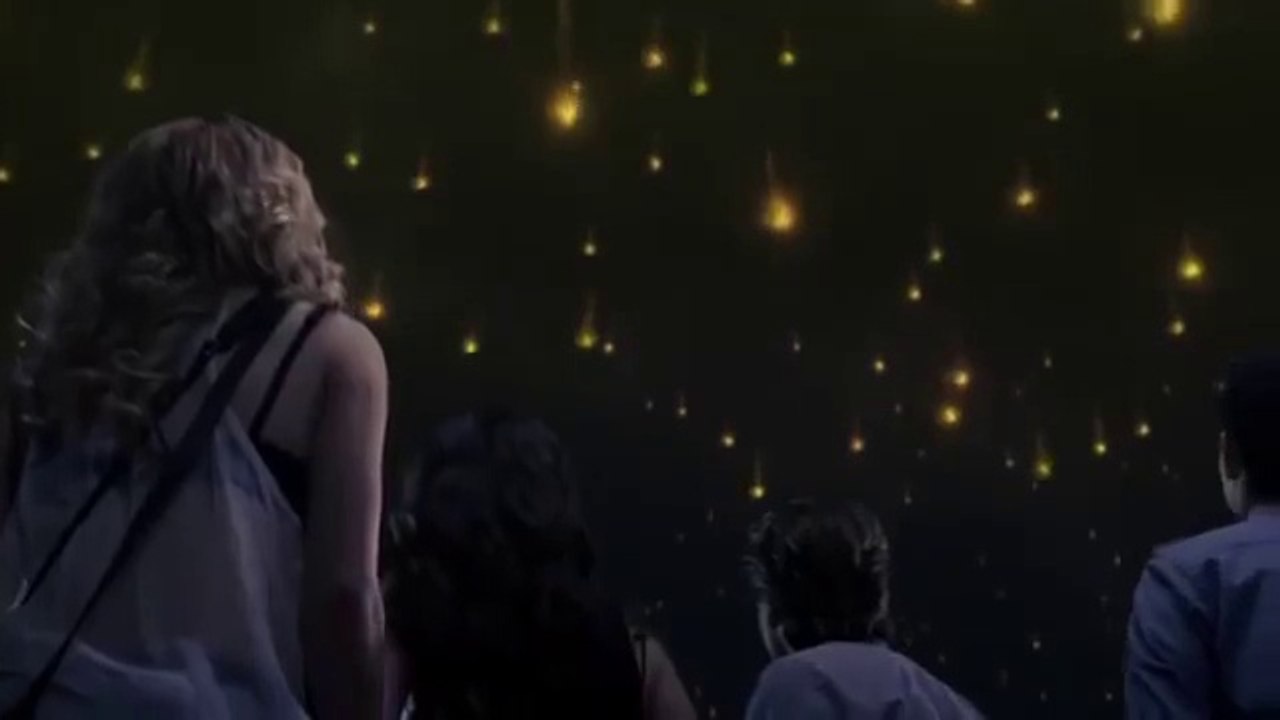 Sci-fi/Action Film The Darkest Hour (2011) Movie Explained In Hindi/Urdu Summarized हिंदी  #TheDarkestHour | #movieexplainedinhindi | #scifimovie | #actionmovie | #ShoowTime  STORYLINE ➡️  The American software designers Sean and Ben travel to Moscow to s