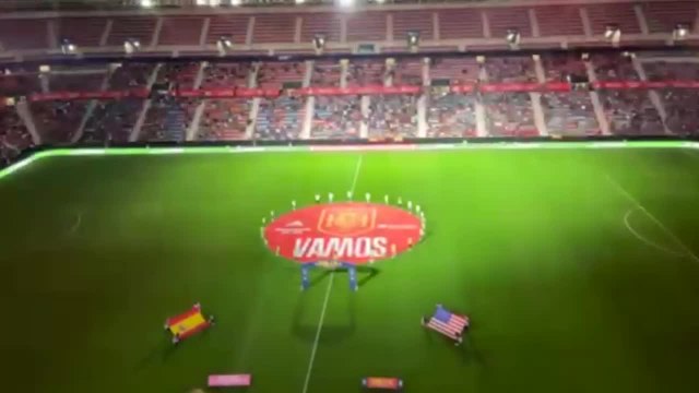 Y por segundo partido... la afición española dicta sentencia: escuchen el recibimiento a Vilda