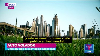 Auto volador realiza su primer vuelo en público