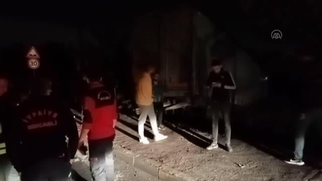Freni boşalan tır demir korkuluklara çarparak durabildi