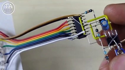 Led chaser circuit