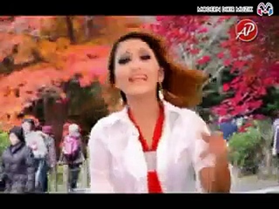 elma_laila_lobe-lobe_official_music_video_hd_h264_7719