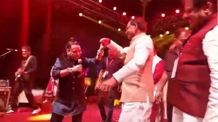 Mahakal lok का लोकार्पण होते ही कैलाश खेर के साथ थिरकने लगे CM Shivraj, एक पैर पर किया डांस