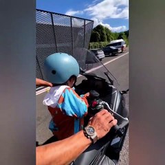 Kenan Sofuoğlu, 3 yaşındaki oğlunu tek başına motosiklete bindirdi