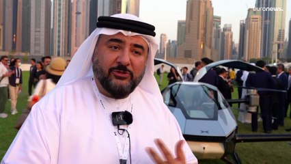 شاهد: "سيارة طائرة" صينية الصنع تقوم بأول رحلة في دبي