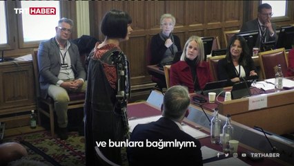 Robot sanatçı Ai-Da İngiltere'de vekillerin sorularını cevapladı