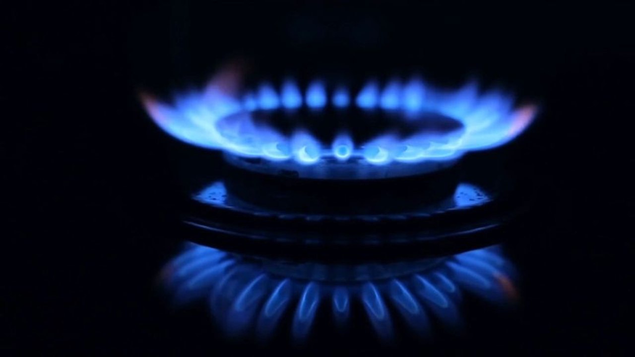 Darum sollte man jetzt seine Strom- und Gasverträge checken!