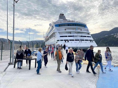 Bartın ekonomi haberleri | Amasra kruvaziyer gemilerle 3 bin 358 turist ağırladı