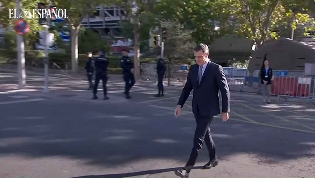 Pitos e insultos a Pedro Sánchez momentos antes del desfile del 12-O