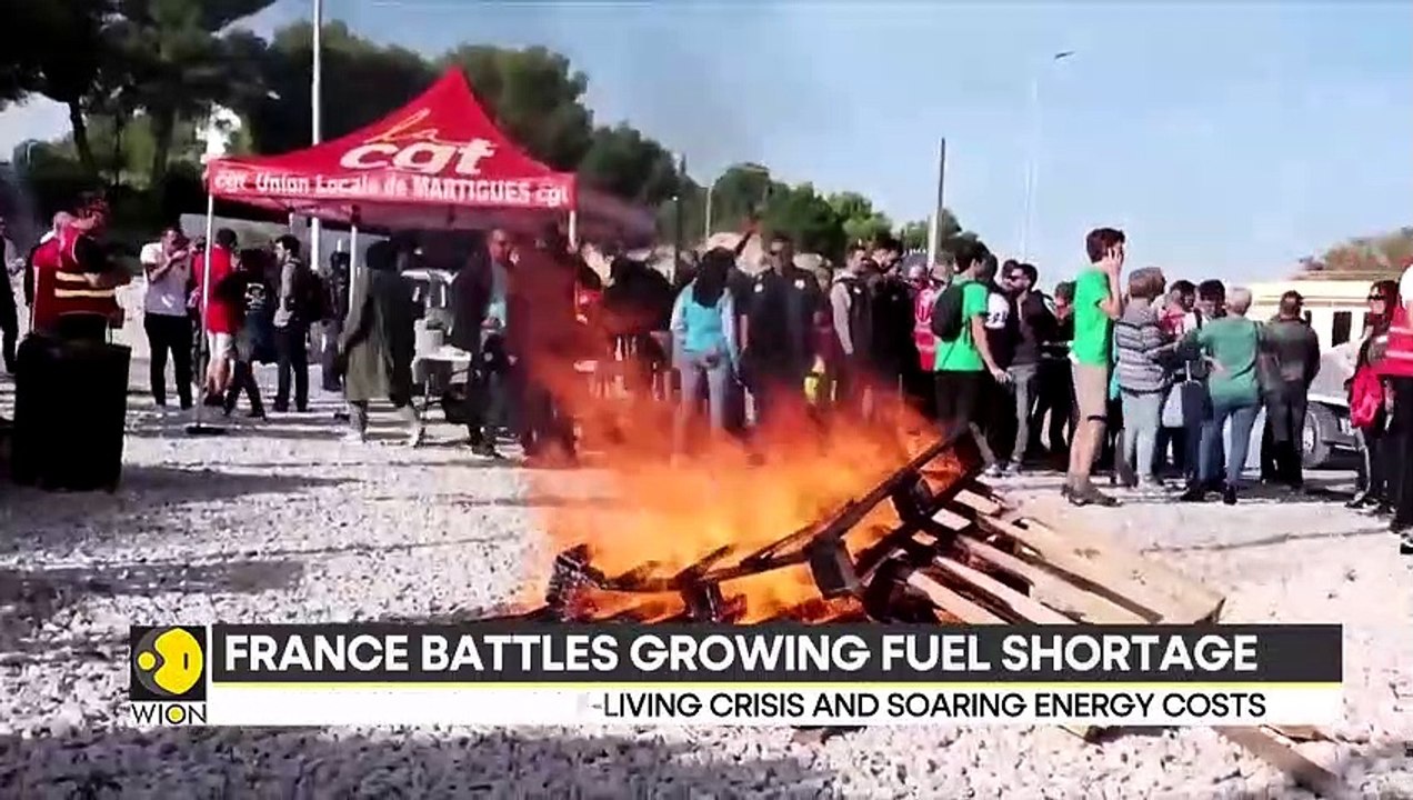 Fears of fuel shortage grow in France as refineries strike continue
